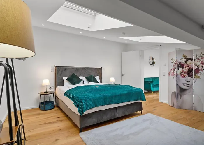 Lit Living - Luxury House - Box Spring - Parking - Exclusive Kitchen