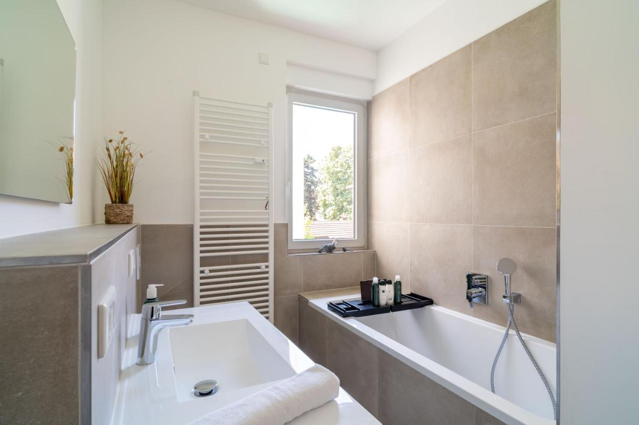 Lit Living - Luxury House - Box Spring - Parking - Exclusive Kitchen Appartement Hemsbach